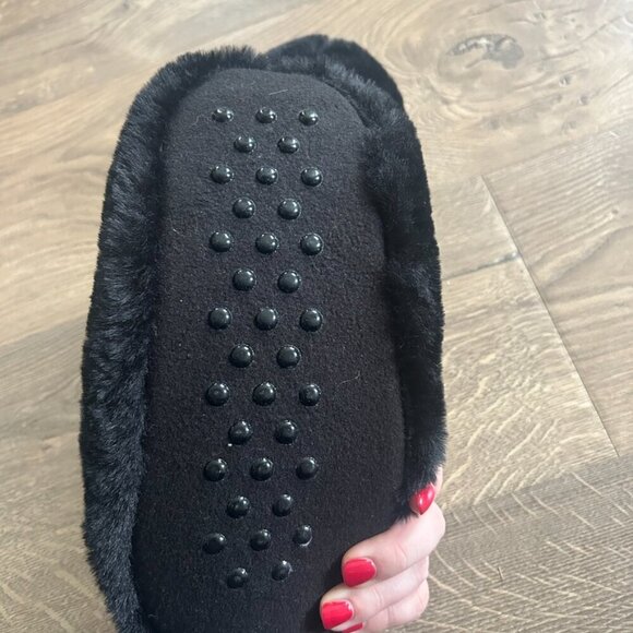 Brand new cat slippers - Picture 3 of 3